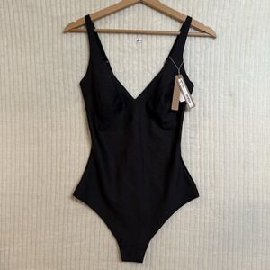 SKIMS sold n/a sold BODY THONG BODYSUIT Onyx Black Size